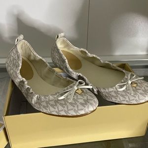 Michael Kors Juliette Flat